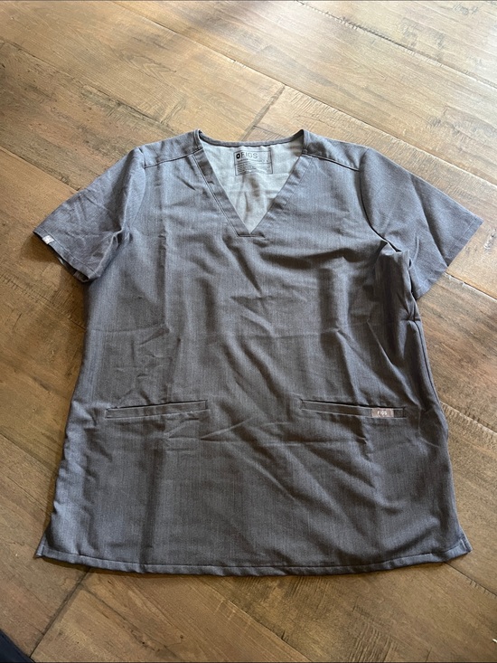 Figs Tops - FIGS Women’s Scrub Top Size Large